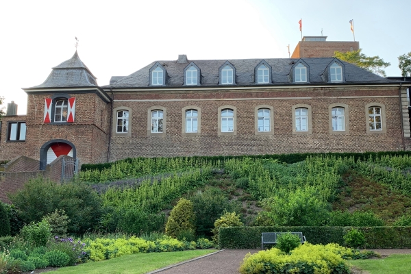 Hotel Burg Wassenberg by Savio